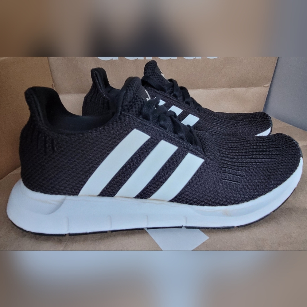 Adidas size 9 women slip on sneaker